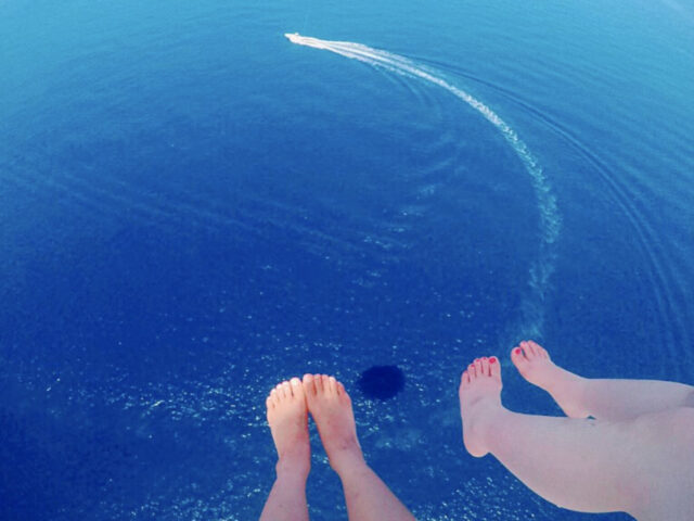 恩納村、パラセーリング