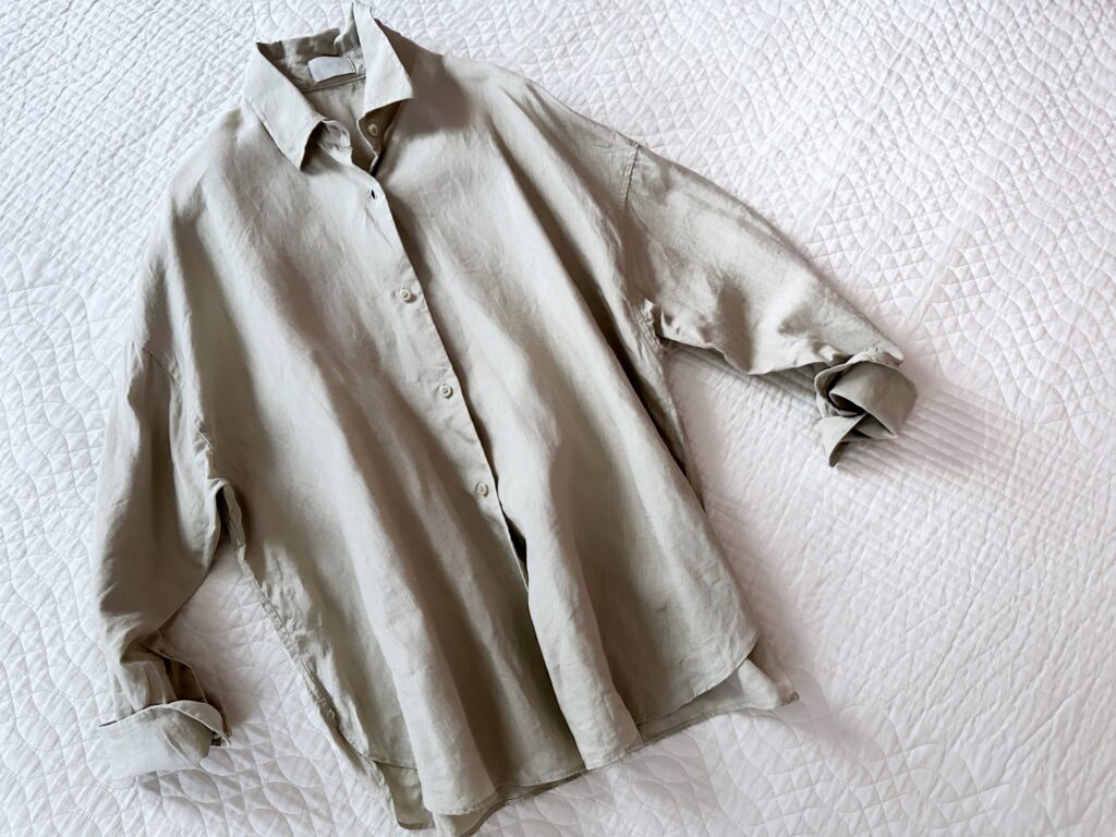 長袖シャツ　グレー