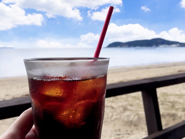 恩納村　海が見えるカフェ　コーヒー