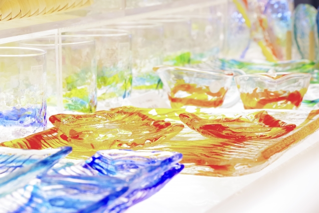 沖縄　恩納村　カラフルな琉球ガラス