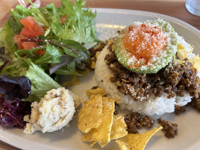 沖縄　恩納村　タコライス