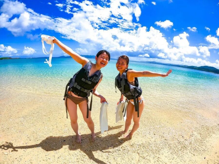 ビーチ、種のケリング、恩納村