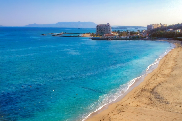 沖縄の海と空　恩納村　ホテル