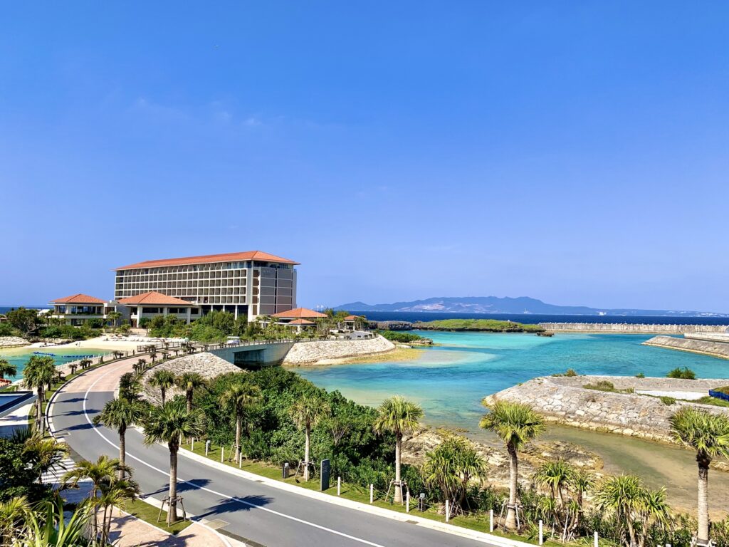 沖縄　恩納村　ホテル