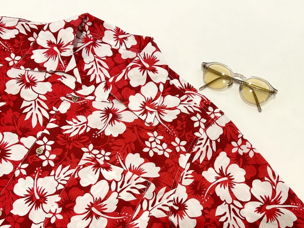 カラフルなシャツ