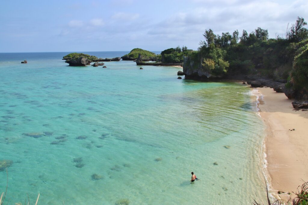 沖縄　恩納村　ザネー浜