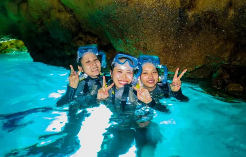 青の洞窟 シュノーケリング