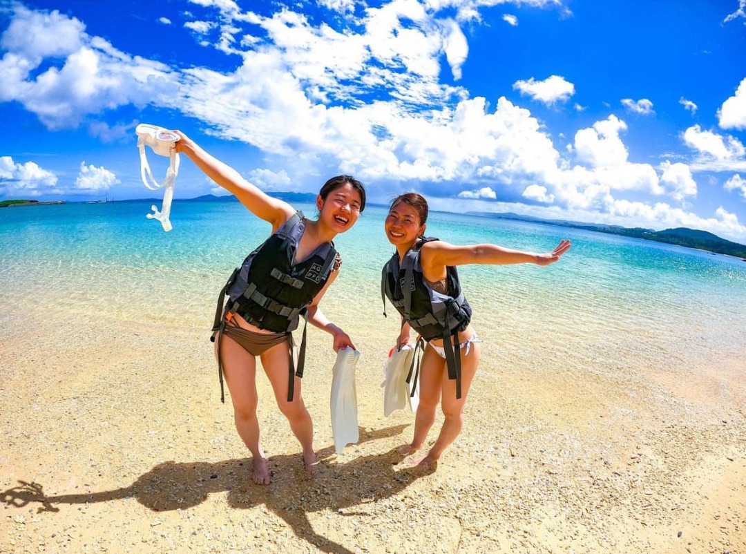 ビーチ、種のケリング、恩納村