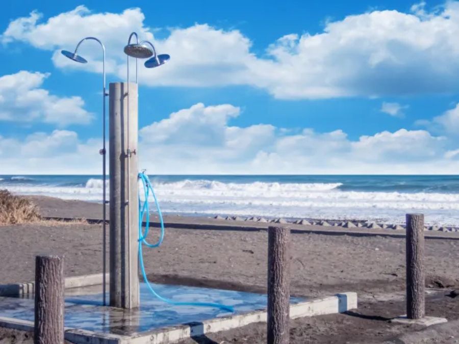 恩納村　海　ビーチシャワー