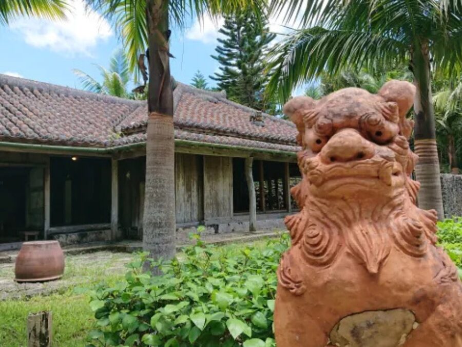 沖縄　恩納村　シーサー